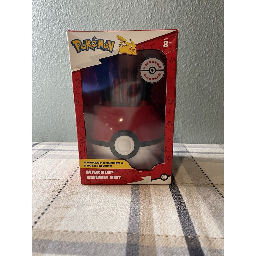 Pokemon Poke Ball Makeup Brush Set Includes 5 Brushes In a Pokémon Brush Holder - Picture 1 of 5